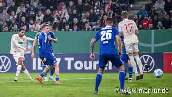 Rasen-Glück und zwei Joker-Tore: Augsburg bezwingt Schalke