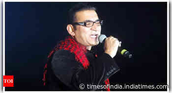 When Abhijeet stopped his concert midway for THIS