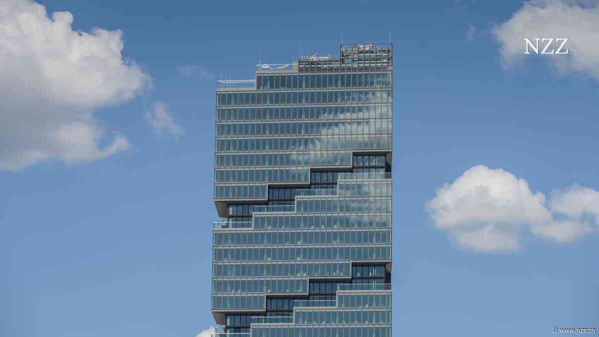 Zaghaft wachsen die Wolkenkratzer in den Himmel über Berlin