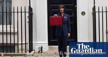 Rachel Reeves appears with red box at Downing Street before budget – video