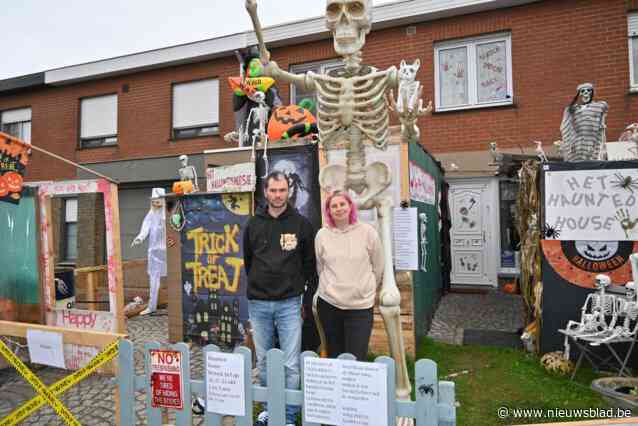 Halloweenhuisje in voortuintje en garage van Isaura en Emanuel is een succes: “Het eerste weekend kregen we 350 bezoekers over de vloer”