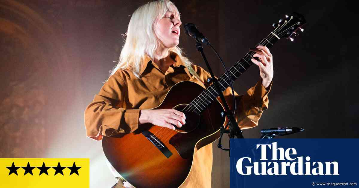 Laura Marling review – gently transcendent songs of motherhood and domesticity