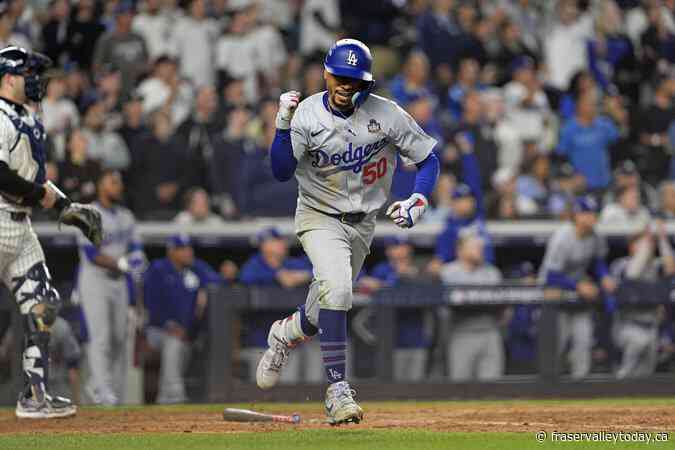 Dodgers win World Series in 5 games, overcome 5-run deficit with help of errors to beat Yankees 7-6