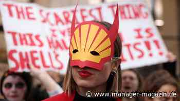 Shell: Ölriese überzeugt mit Gewinn, Aktivisten protestieren vor Zentrale