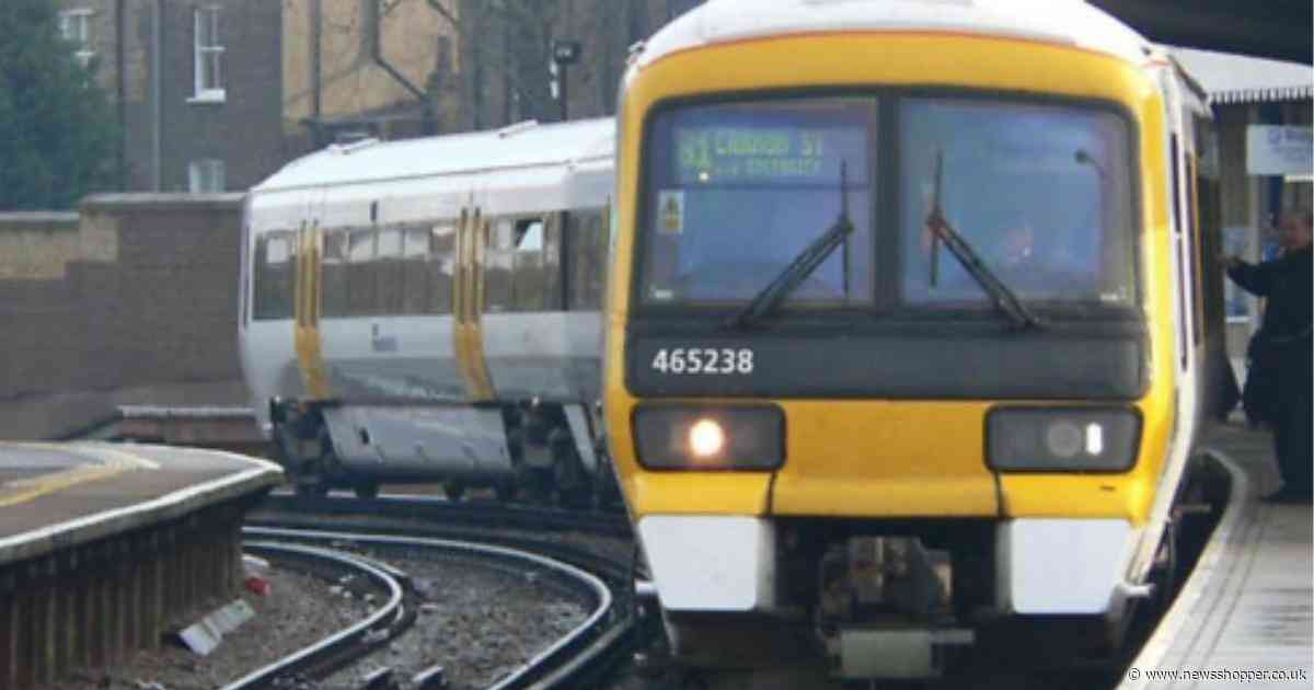 Signal failure causes MAJOR disruption at New Cross station