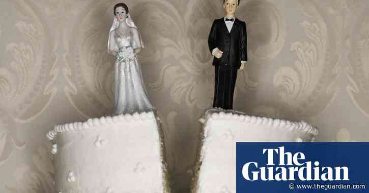 Divorce applications wrongly approved after computer error, high court hears