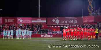 Minuto de silencio y brazaletes negros en el Vic-Atlético de Copa