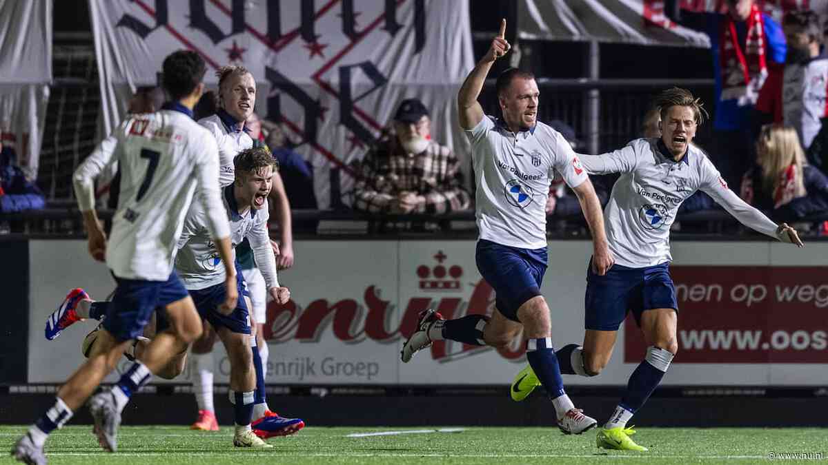 Amateurs Koninklijke HFC knikkeren profclub FC Emmen uit bekertoernooi