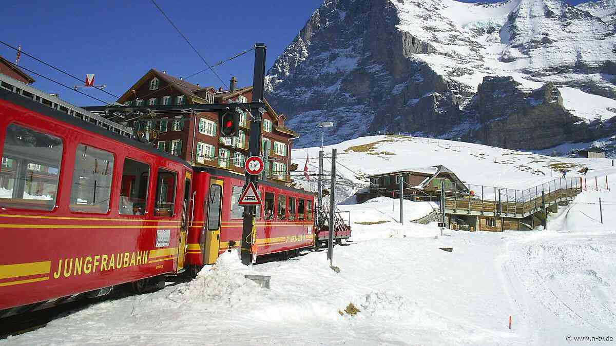 Jungfraubahn lahmgelegt: Rund 1000 Reisende stranden auf Alpengipfel