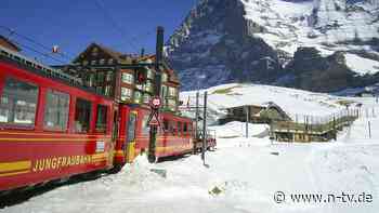 Jungfraubahn lahmgelegt: Rund 1000 Reisende stranden auf Alpengipfel