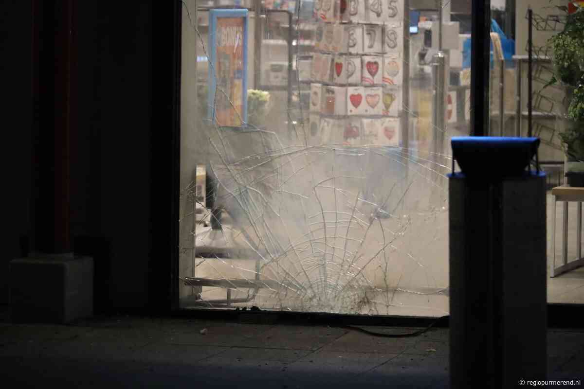 Explosie bij entree Albert Heijn in Purmerend: Politie start onderzoek