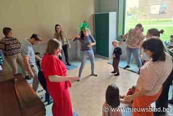 Kinderen, ouders en grootouders experimenteren met klanken