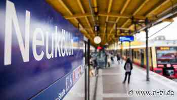 Vorfall am S-Bahnhof Neukölln: Berliner Polizei fahndet nach Sprengstofffund nach Komplizen