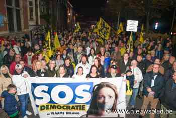 LIVE REGIO ROESELARE. Protestmars in Izegem nadat stekker uit coalitie met Vlaams Belang wordt getrokken