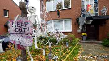 Gespenster und Hexen klingeln: Mann bedroht zu Halloween verkleidete Kinder mit Waffe