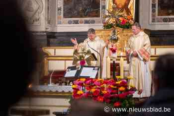 Sant’Egidio herdenkt ‘overleden vrienden van de straat’ in Sint-Carolus Borromeuskerk: “Niemand mag vergeten worden”