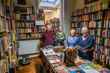 Hasseltse tweedehandsboekenwinkel viert veertig jaar: “Zelfs Jan Peumans komt hier snuffelen”