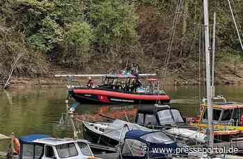 FW-NE: Segelboot festgefahren | Feuerwehr schleppt Havaristen in den Sporthafen