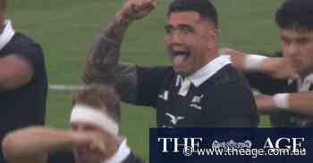 England advance on rousing haka