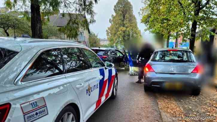 Man (18) rijdt 2 keer op een avond onder invloed en vlucht voor de politie