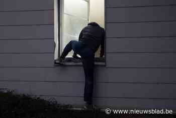 Politie op zoek naar drie mannen na poging tot inbraak in woning