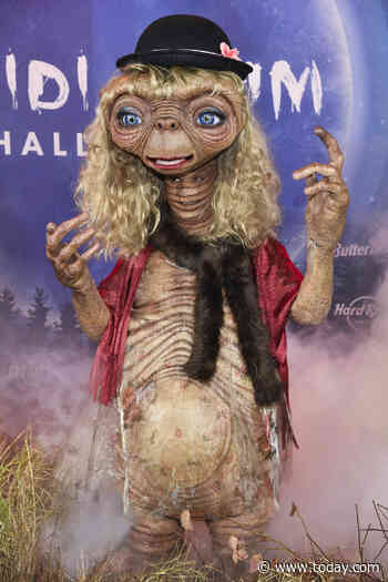 30 artists, 9 months and a 'humongous' head: What went into Heidi Klum's E.T. Halloween costume