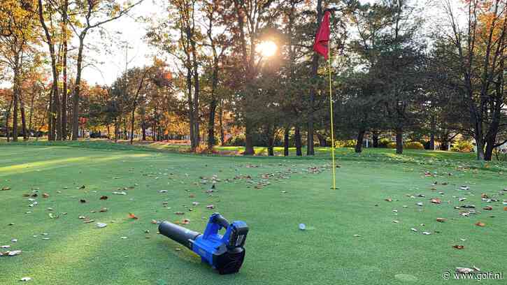 Een bladblazer 'te leen' bij de green: de trend van herfstgolf 2024?