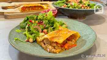 Pastei met tonijn en een licht pittige andijviesalade met granaatappel