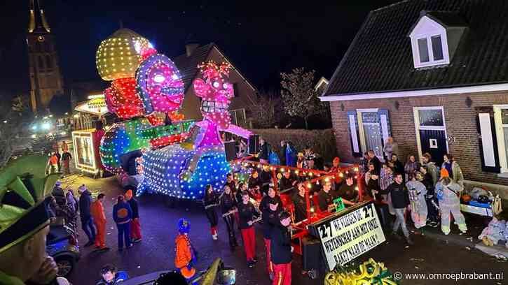 Carnavalswagen botst met trein: 'ProRail had beter haar best moeten doen'