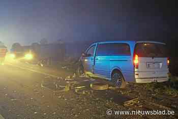 Zwaar ongeval met drie voertuigen op gewestweg, veroorzaker stuurde onder invloed van acohol