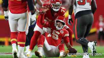 Chiefs' Patrick Mahomes suffers injury scare after TD pass vs. Buccaneers, doesn't miss a snap in overtime win