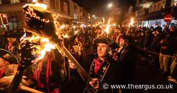 Updates as thousands flock to Lewes Bonfire