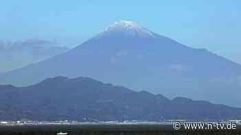 Historisch spät im Jahr: Endlich erster Schnee auf dem japanischen Berg Fuji