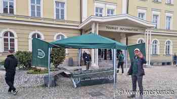 Die Gruppierung „Der III. Weg“ war mit einem Stand an prominenter Stelle in Füssen