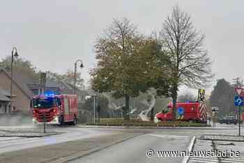 Brandweer ruimt oliespoor op