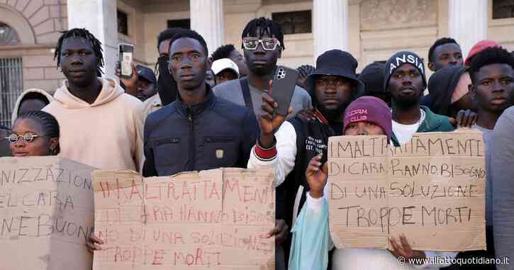 Bari, morto richiedente asilo ospite del Cara: aveva ingoiato 11 pile per protesta. Rivolta nel Centro, il prefetto riceve i migranti