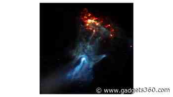 Chandra X-ray Observatory Spots Unusual Knots in Black Hole Jets