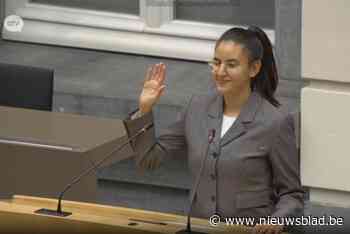 Antwerpse politica Hiba Faraji (25) legt eed af als jongste Vlaams parlementslid van Vooruit