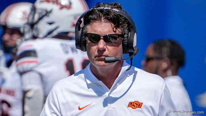 Oklahoma State coach Mike Gundy reverses course after taking aim at critics: 'I apologize'