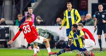 Piepjong AZ swingt voorbij Fenerbahçe, talent Smit pakt hoofdrol met goal en assist