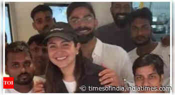 Anushka-Virat SPOTTED on breakfast date - Pic