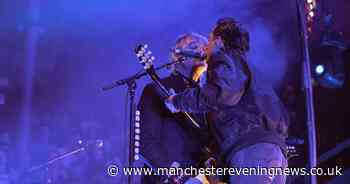 The Libertines get the crowd partying like it's 2004 in Manchester