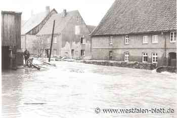 Tafeln an Häusern in Husen erinnern an die Heinrichsflut 1965