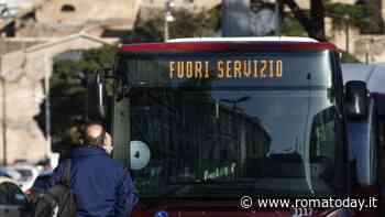 Sciopero a Roma, i sindacati in piazza e in città caccia ai pochi bus attivi