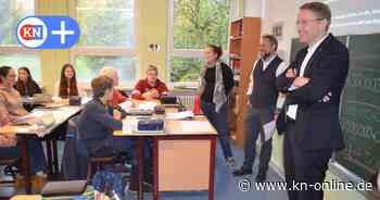 Ministerpräsident Daniel Günther besucht Dahlmannschule in Bad Segeberg ohne Scheck