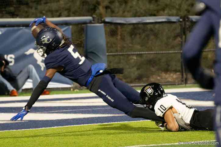 Sierra Canyon football knocks off Servite in Division 1 playoff opener