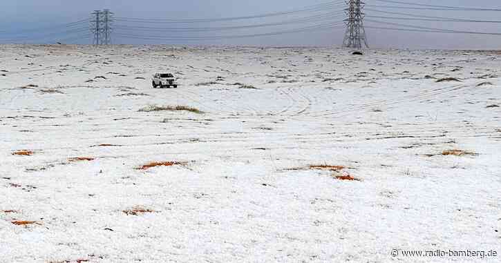 Seltener Schnee in Saudi-Arabien – Wüste weiß bedeckt