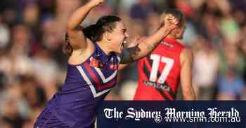 Bombers out of AFLW race after failing to break finals hoodoo against Dockers