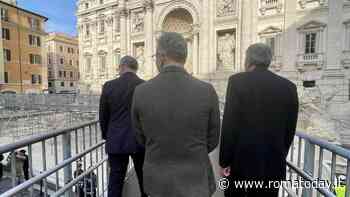 La passerella della Fontana di Trevi, Gualtieri: "Prospettiva spettacolare". Attivo tappetino conta persone