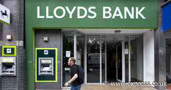 Lloyds Bank giving £200 to customers between now and December 10